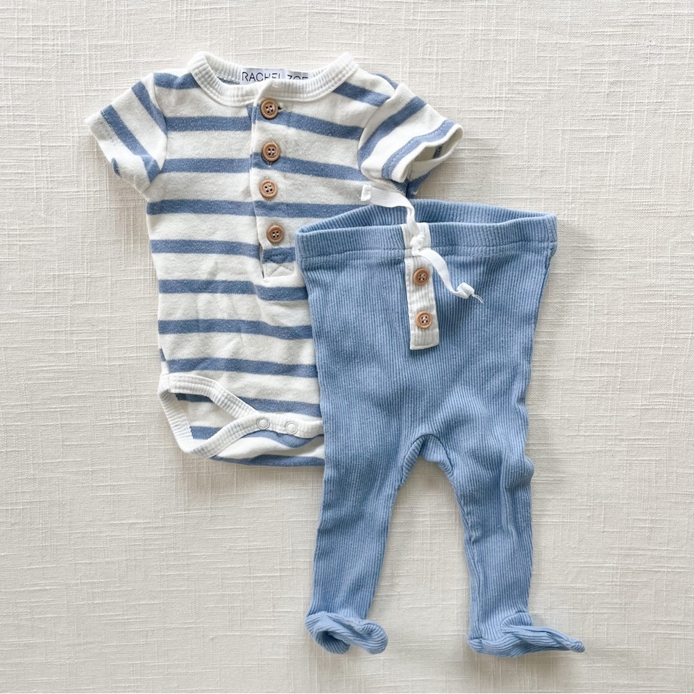 Rachel Zoe baby boy onesie and pant set in white and blue. NB newborn